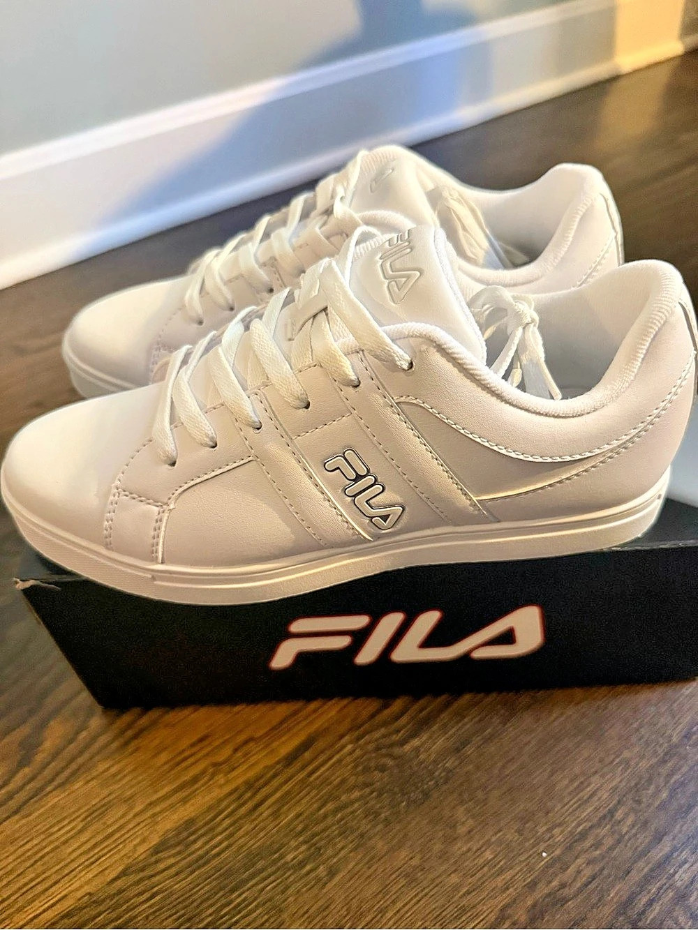 Fila Boca On The 8 White Men's Sneakers US 8.5
